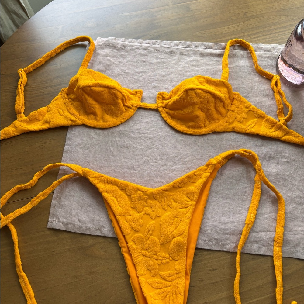 Nuera Orange Bikini Set